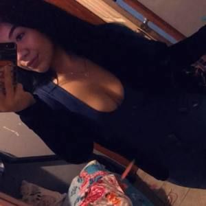 Meet your Posher, Alicia